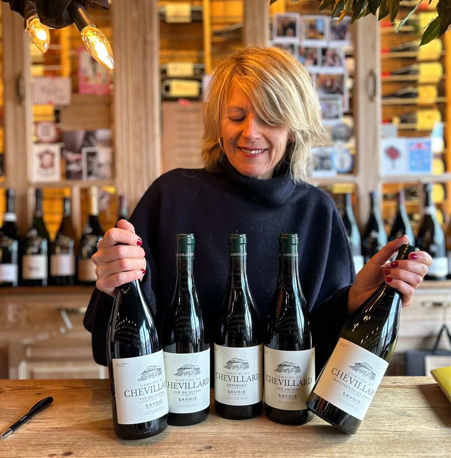 Charlotte avec bouteilles